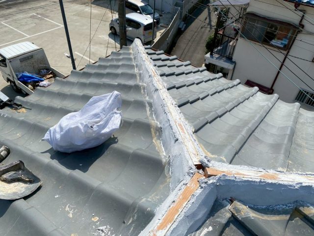 姫路市にてモルロック塗布による棟の積み替え工事